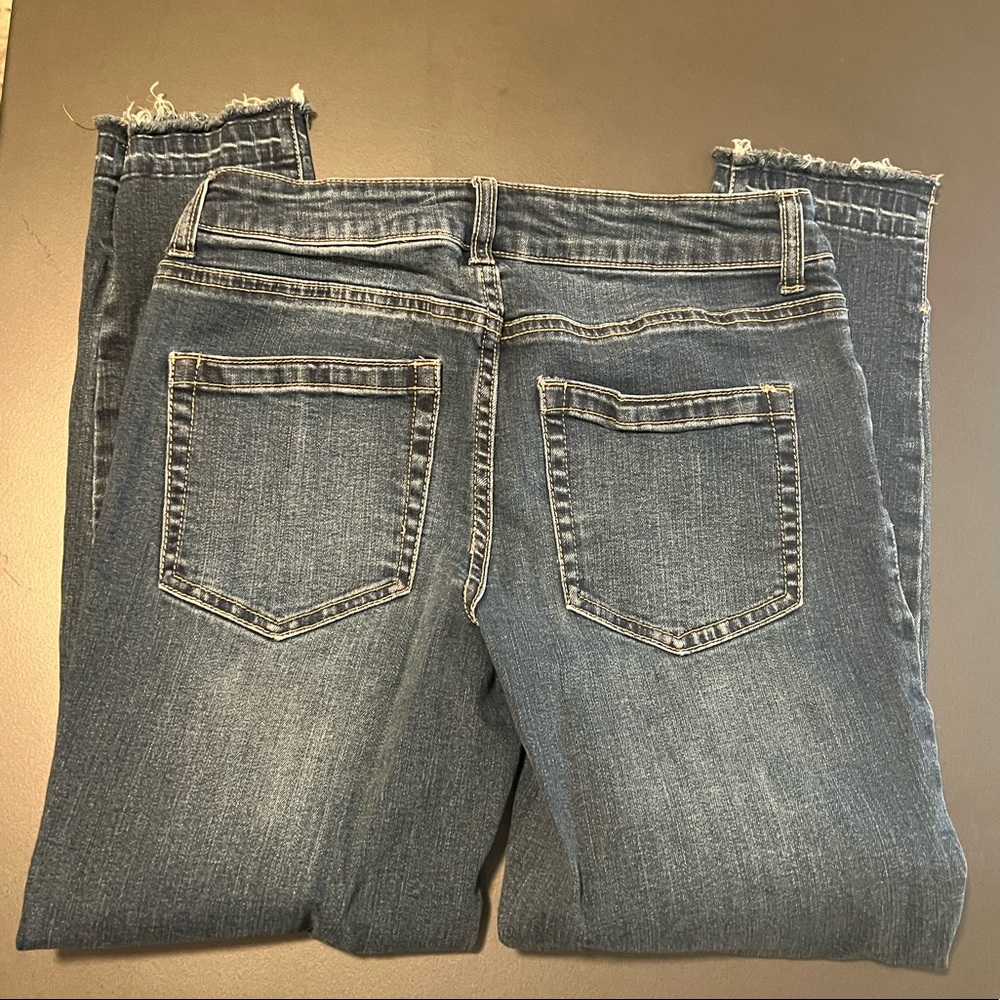 Maurice’s Side slit raw hem Jeans sz 3/4